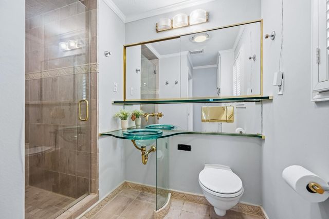 2111 N Galveston Avenue, Pearland, TX 77581