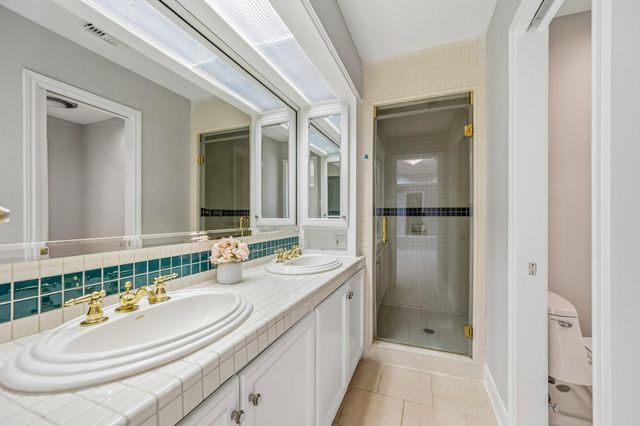 2111 N Galveston Avenue, Pearland, TX 77581