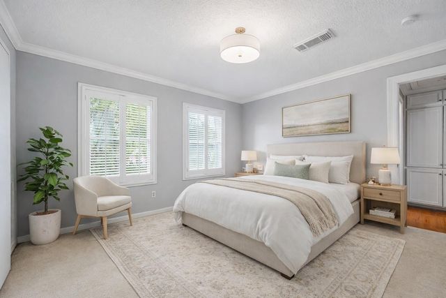 2111 N Galveston Avenue, Pearland, TX 77581