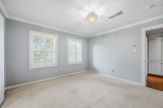 2111 N Galveston Avenue, Pearland, TX 77581