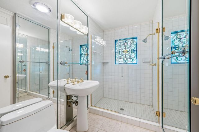 2111 N Galveston Avenue, Pearland, TX 77581