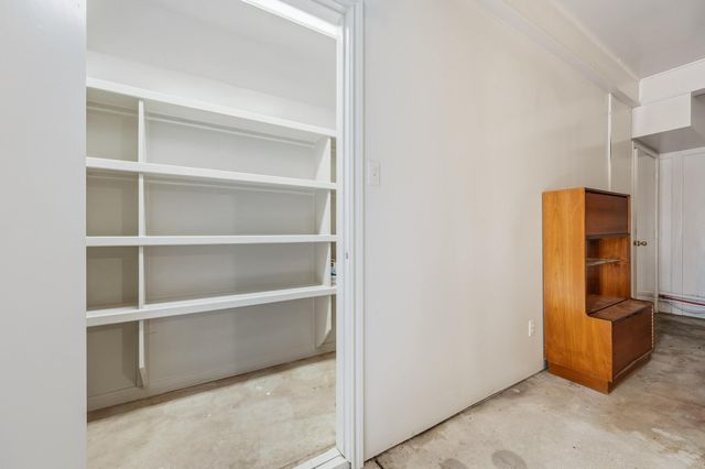 2111 N Galveston Avenue, Pearland, TX 77581