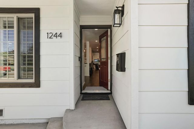 1244 Mcclellan Way, Stockton, CA 95207