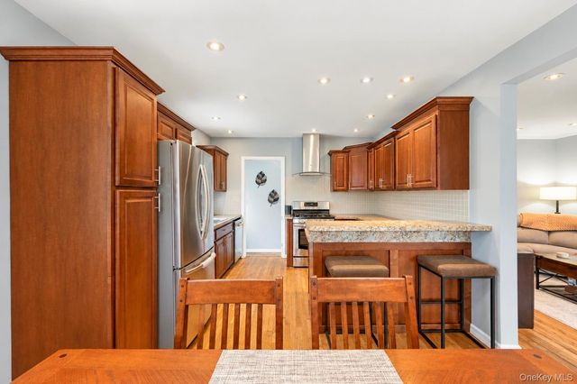 61 Stephen Place, Valley Stream, NY 11580