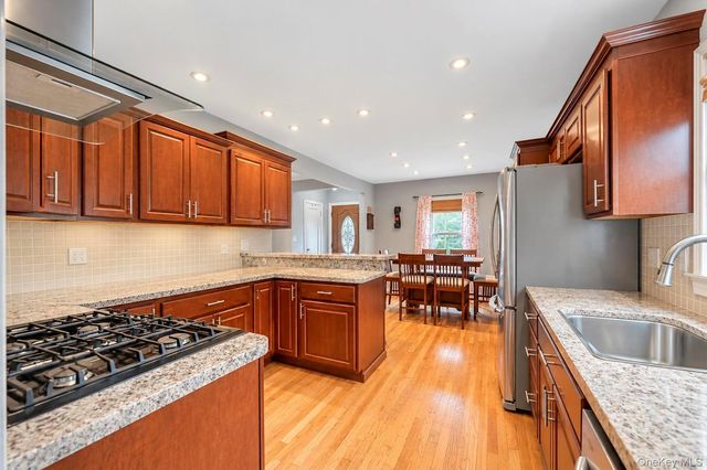 61 Stephen Place, Valley Stream, NY 11580