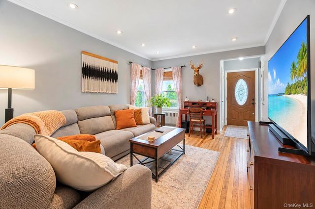 61 Stephen Place, Valley Stream, NY 11580
