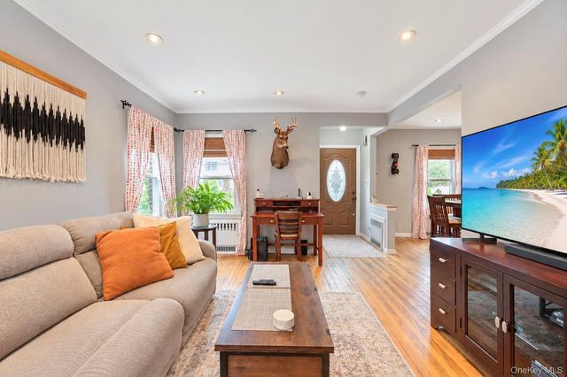 61 Stephen Place, Valley Stream, NY 11580