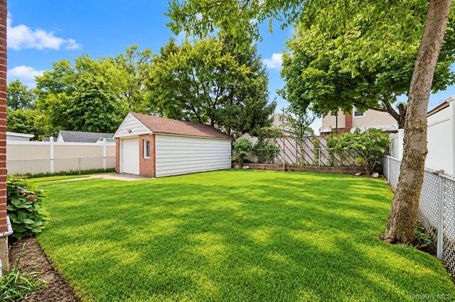 61 Stephen Place, Valley Stream, NY 11580