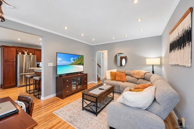 61 Stephen Place, Valley Stream, NY 11580