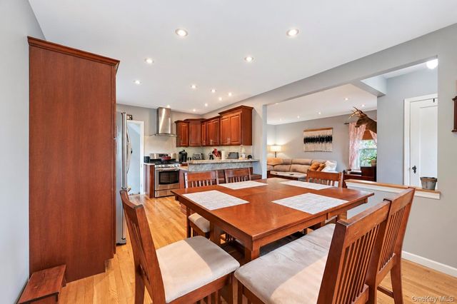 61 Stephen Place, Valley Stream, NY 11580