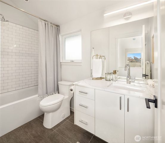 411 B NE 80th Street, Seattle, WA 98115