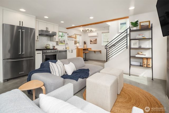 411 B NE 80th Street, Seattle, WA 98115