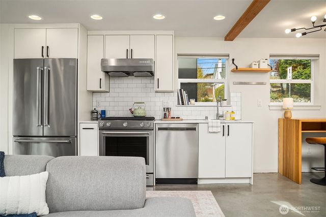 411 B NE 80th Street, Seattle, WA 98115