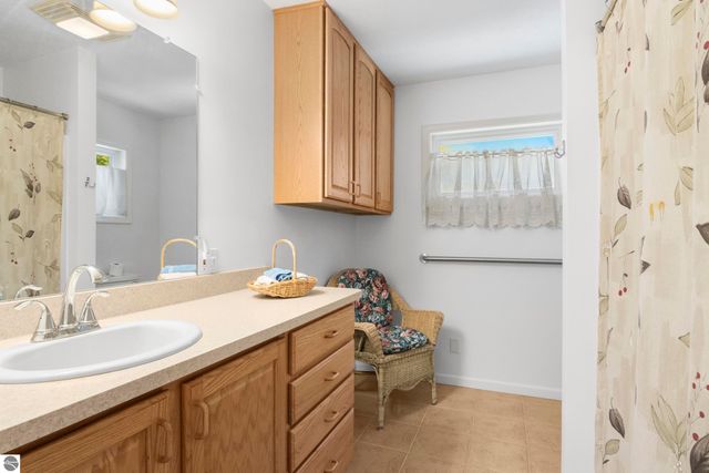 6531 Bixler Road, Beulah, MI 49617