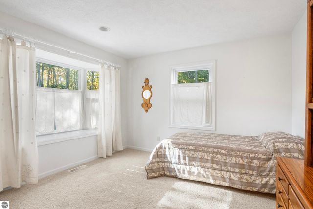 6531 Bixler Road, Beulah, MI 49617