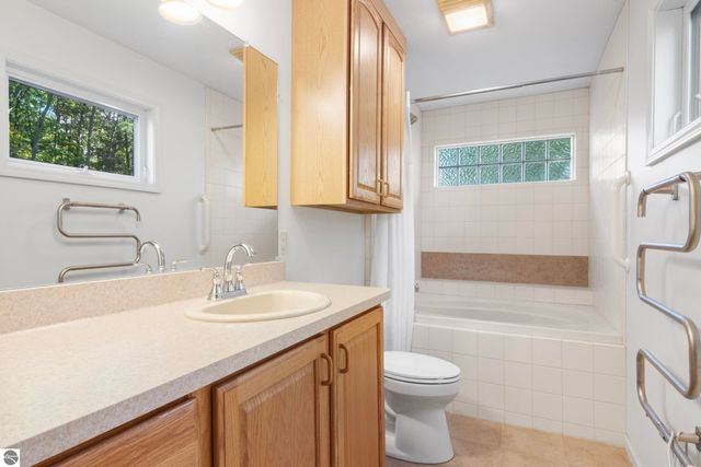 6531 Bixler Road, Beulah, MI 49617