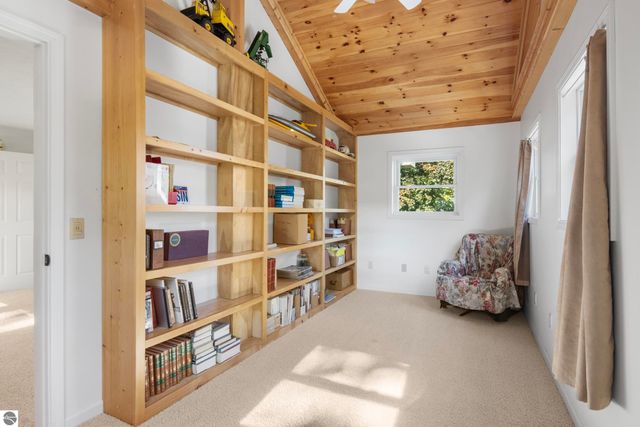 6531 Bixler Road, Beulah, MI 49617