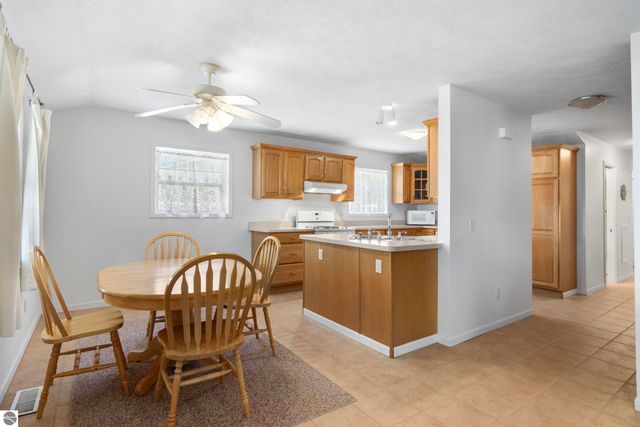 6531 Bixler Road, Beulah, MI 49617