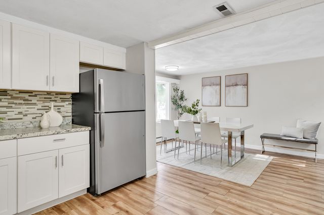 857 Gay St, Westwood, MA 02090