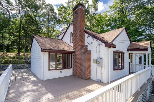 857 Gay St, Westwood, MA 02090
