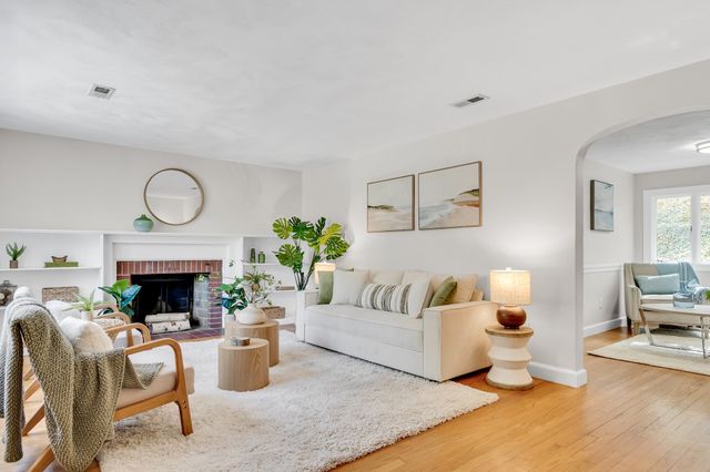 857 Gay St, Westwood, MA 02090