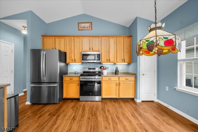 79 Renaissance Blvd, Franklin Twp., NJ 08873