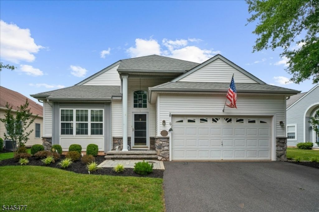 79 Renaissance Blvd, Franklin Twp., NJ 08873