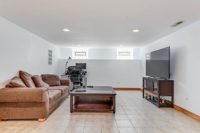 9021 Keeler Avenue, Skokie, IL 60076