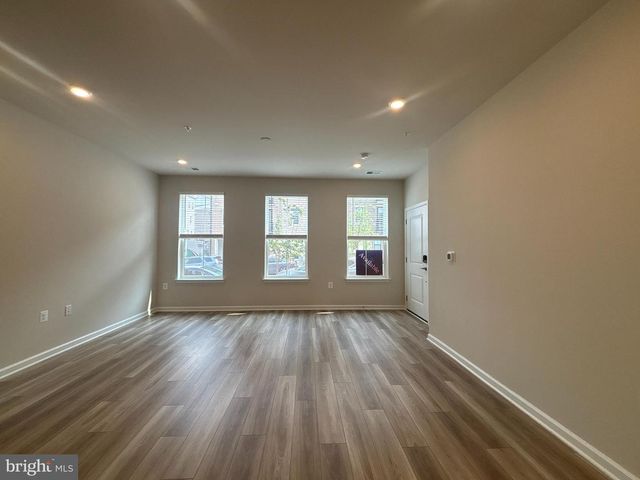 42635 DARALA DR, Ashburn, VA 20147