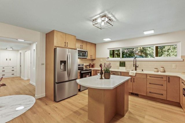 1927 S Mount Vernon Dr, Spokane, WA 99223