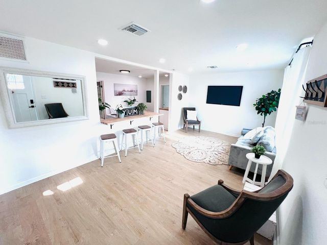 1300 21ST STREET S, St Petersburg, FL 33712