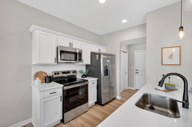 7000 Lake Ridge Avenue 74, Des Moines, IA 50320