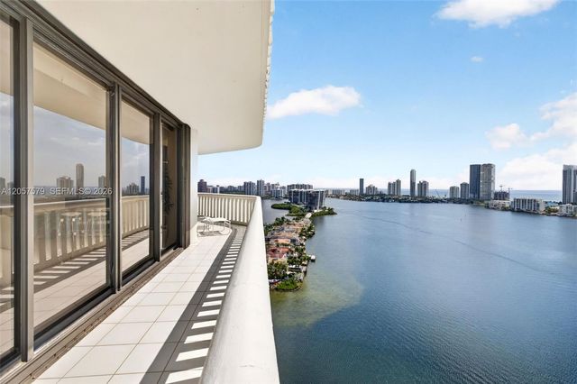 3000 Island Boulevard 2506, Aventura, FL 33160