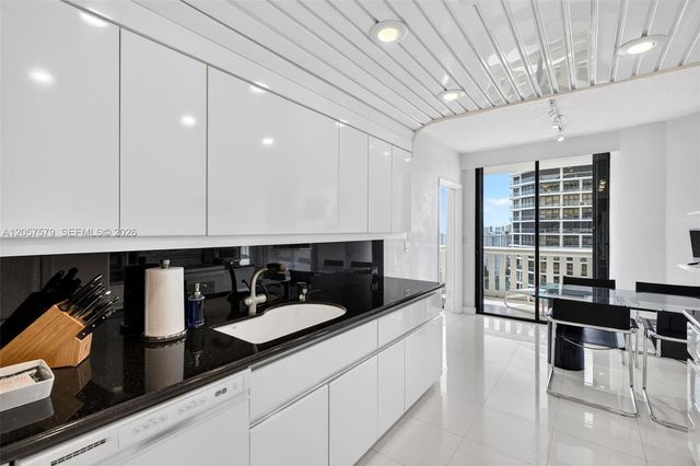 3000 Island Boulevard 2506, Aventura, FL 33160