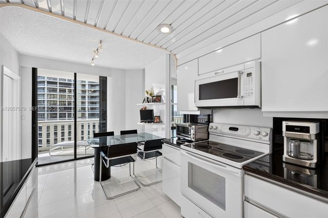3000 Island Boulevard 2506, Aventura, FL 33160