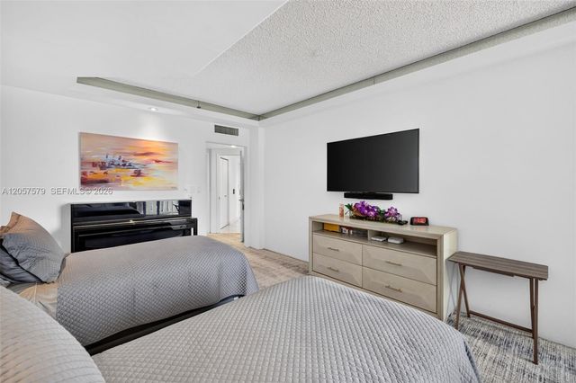 3000 Island Boulevard 2506, Aventura, FL 33160
