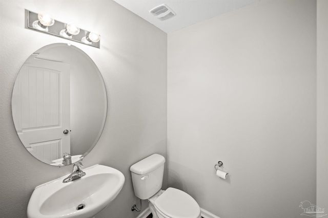 2238 Waltham St, Pensacola, FL 32505