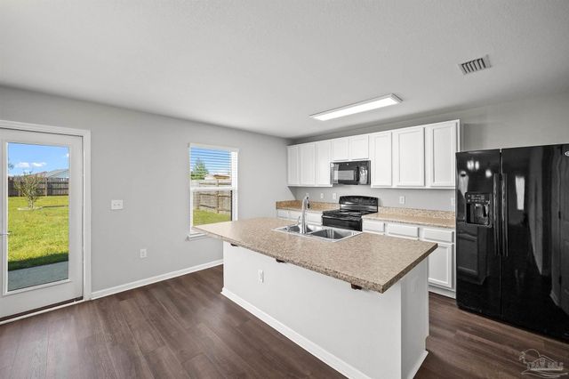 2238 Waltham St, Pensacola, FL 32505