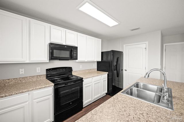 2238 Waltham St, Pensacola, FL 32505