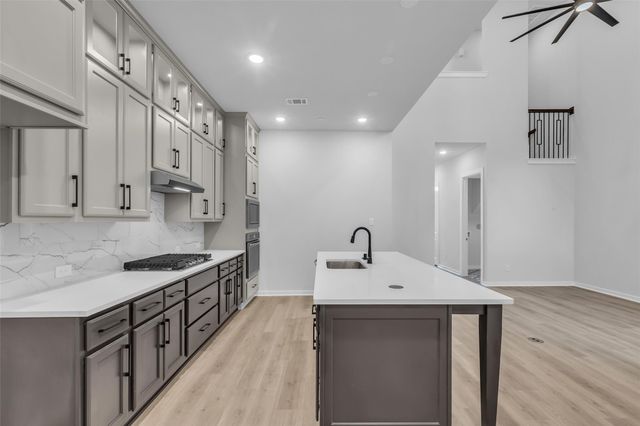 527 Cypress Valley Avenue, Montgomery, TX 77316