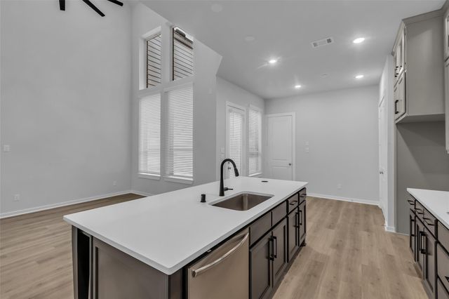 527 Cypress Valley Avenue, Montgomery, TX 77316