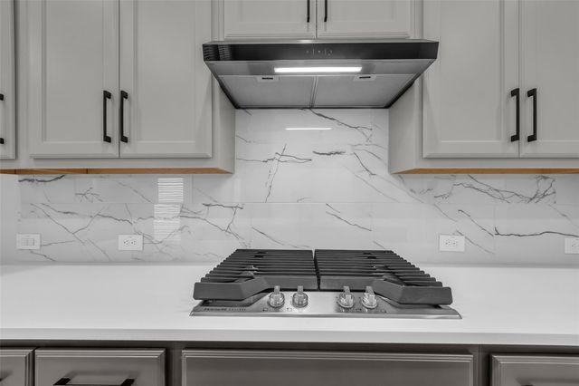 527 Cypress Valley Avenue, Montgomery, TX 77316