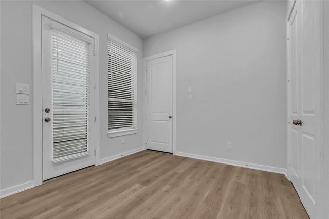 527 Cypress Valley Avenue, Montgomery, TX 77316