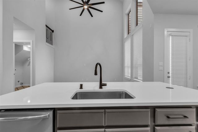 527 Cypress Valley Avenue, Montgomery, TX 77316