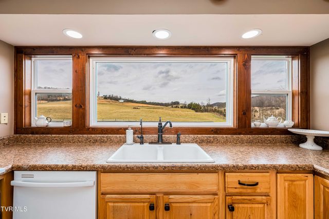 120 Hicks Road, Jonesborough, TN 37659