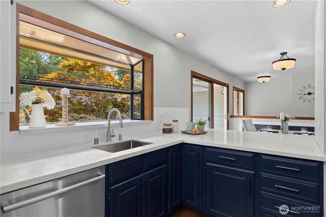 25803 SE 157th Street, Issaquah, WA 98027