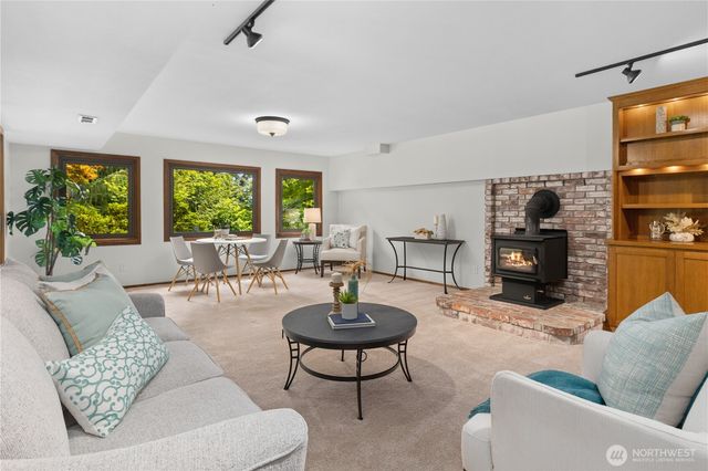 25803 SE 157th Street, Issaquah, WA 98027