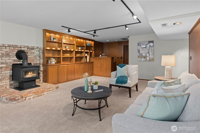 25803 SE 157th Street, Issaquah, WA 98027