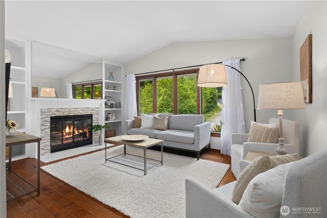 25803 SE 157th Street, Issaquah, WA 98027