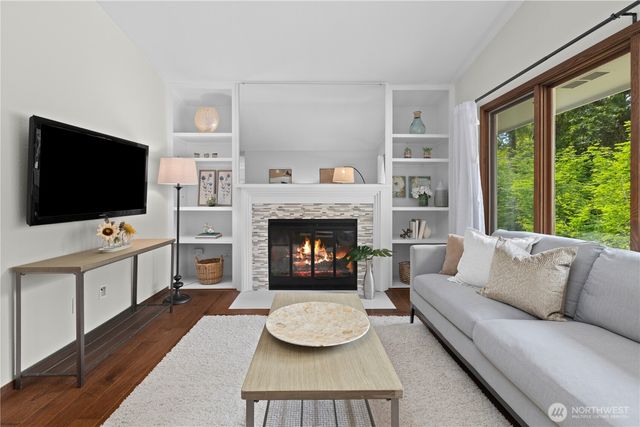 25803 SE 157th Street, Issaquah, WA 98027